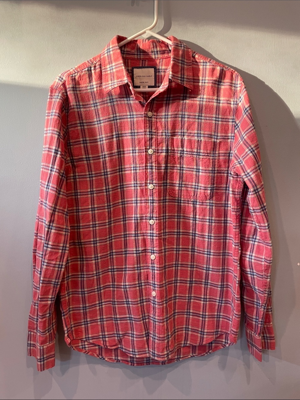 American Eagle Outfitters Red and White Plaid Button-Down Shirt men’s small